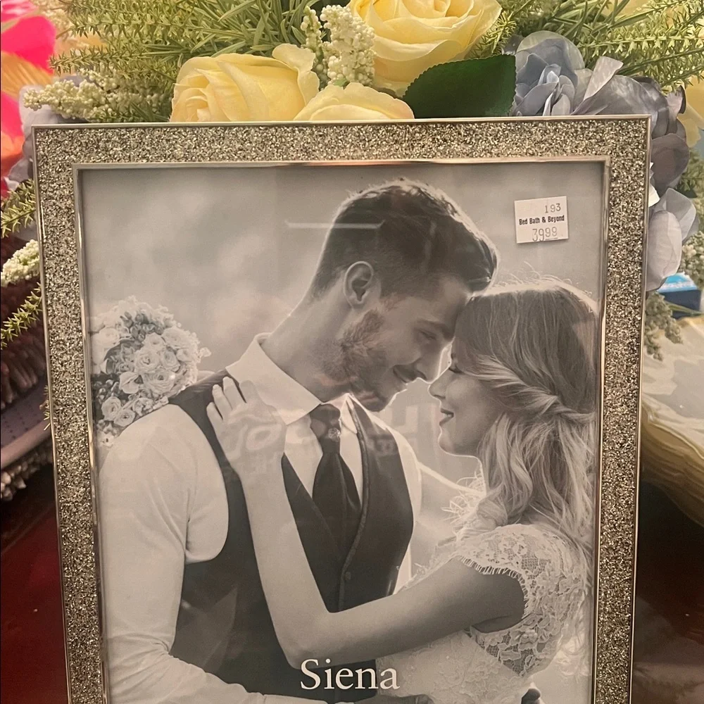 Siena Enameled Glitter Wedding 8 inch x 10 inch Picture Frame in gold